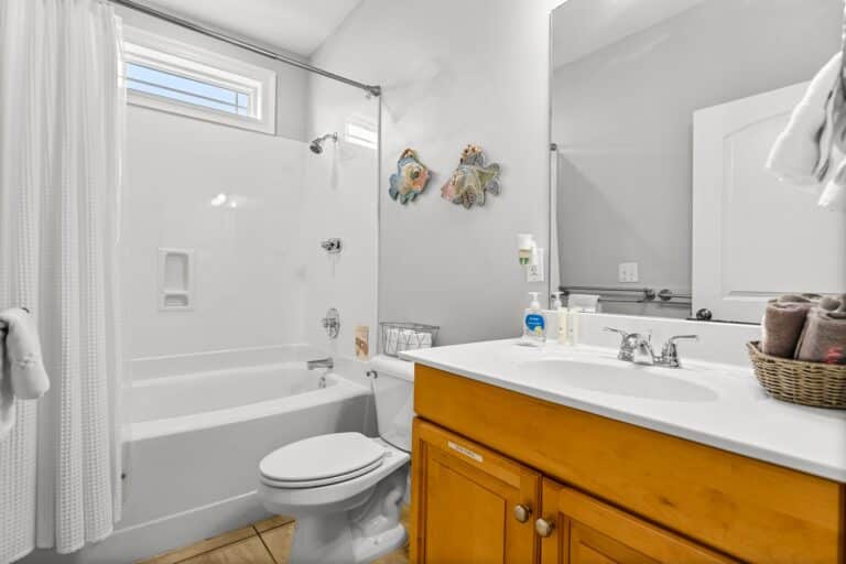 2nd floor full bath