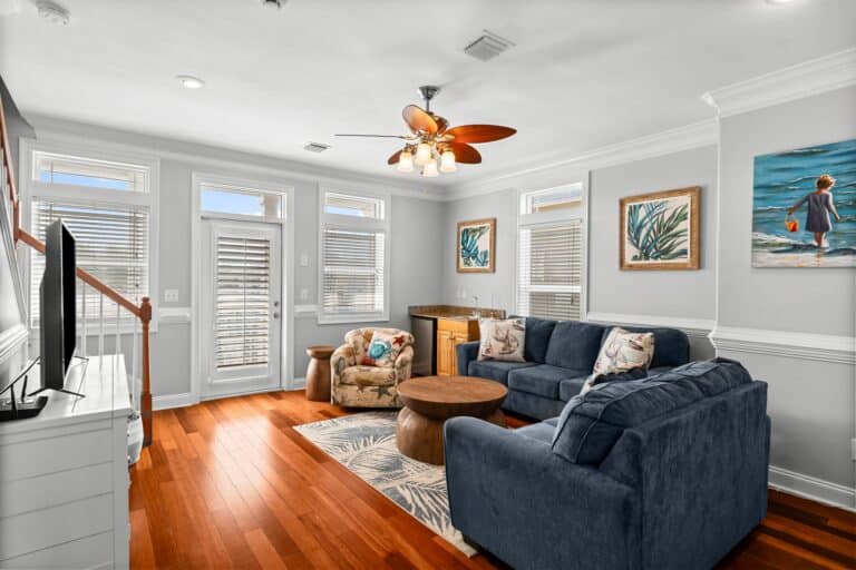 2nd floor living area 3