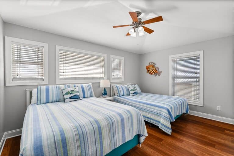 3rd floor queen beds